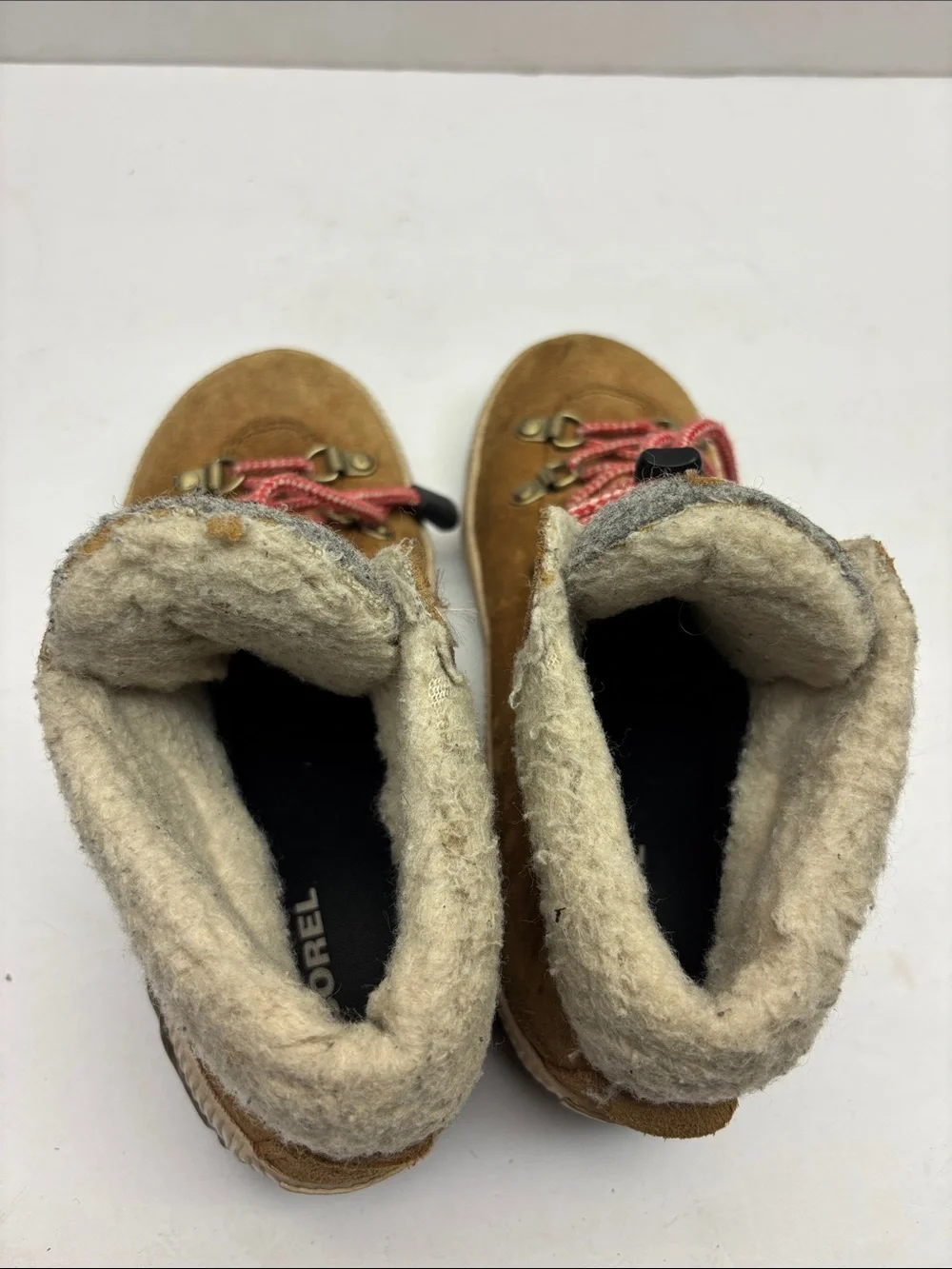 Sorel Faux Fur Lined Boot, for big girl SZ 4, box 57
